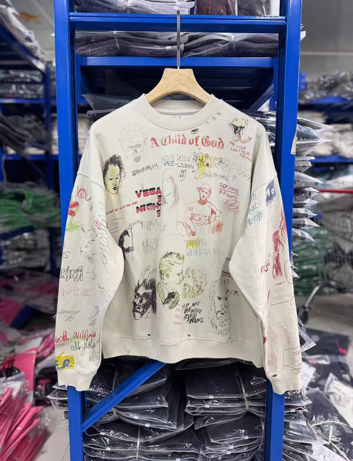 Play Hollywood Vintage‑Wash Cream Cropped Oversized Hoodie（副本）